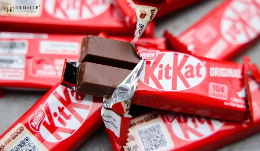 Trung bình trong 100g bánh Kitkat truyền thống chứa khoảng 518% đến 540% kcal năng lượng