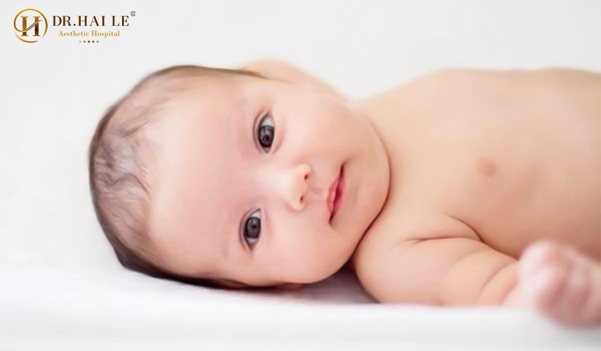 Mẹo để em bé có mắt 2 mí là tổng hợp các phương pháp chăm sóc tự nhiên, chế độ dinh dưỡng chuẩn y khoa