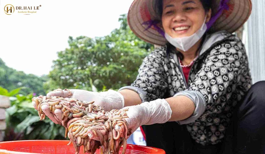 Theo các phân tích dinh dưỡng lâm sàng, rươi tươi nguyên chất chứa khoảng 92 calo trên mỗi 100g thịt tươi