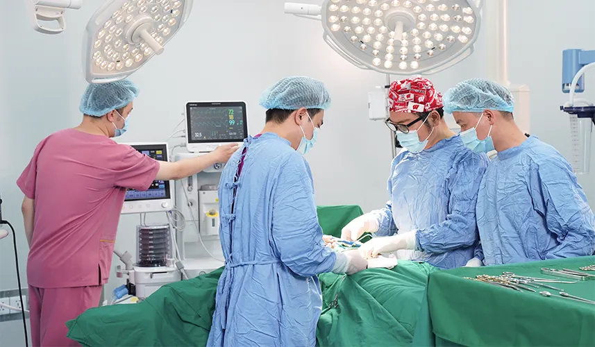 Tại Bệnh viện Tạo hình Thẩm mỹ Dr.Hải Lê, tất cả các ca phẫu thuật tạo hình rốn lồi đều được thực hiện trong môi trường vô khuẩn khép kín