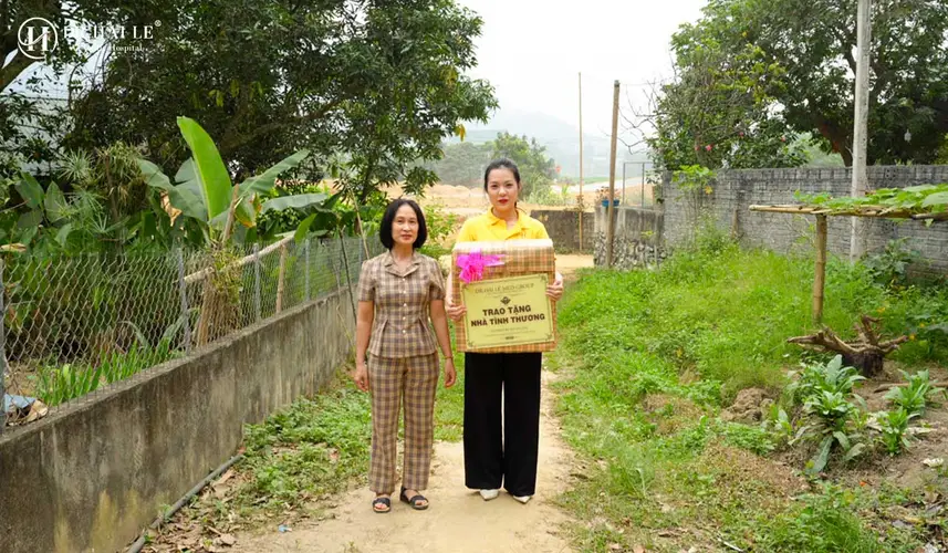 (Qũy Đôi Bàn Tay) Giữa Núi Rừng Tuyên Quang - Một Mái Ấm, Một Đời Nhẹ Lại 2 Qũy đôi bàn tay Dr.Hải Lê tiếp tục hành trình mang đến những mái ấm cho các hoàn cảnh khó khăn